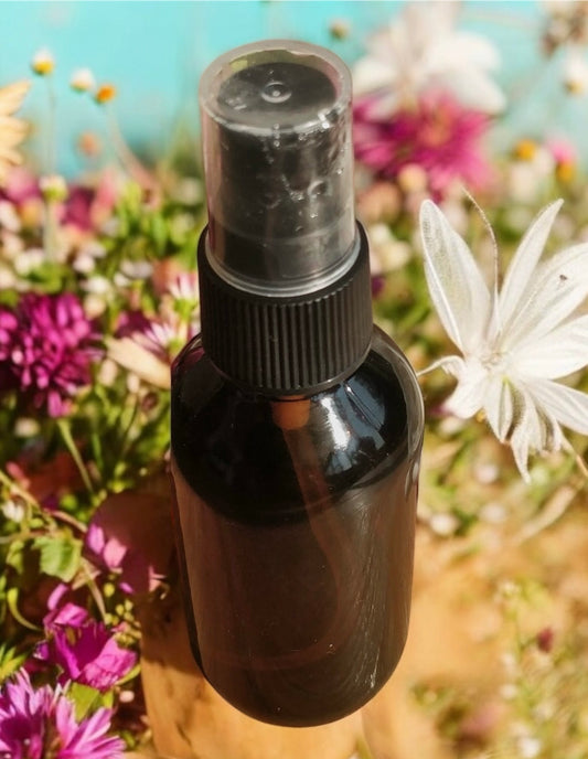 Moisturising hand sanitizing spray