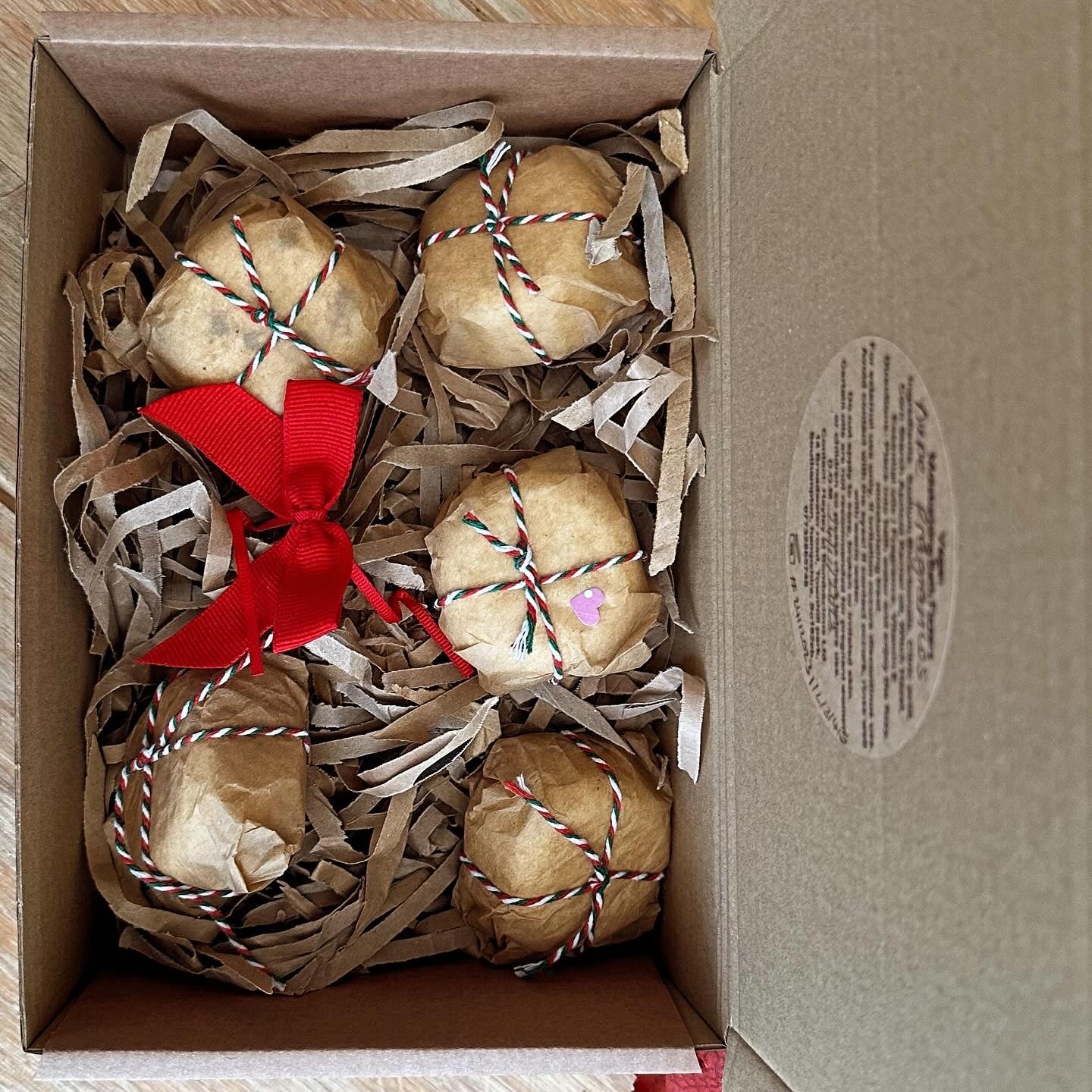 "Inspired by" bundle of Moisturising bath fizzers