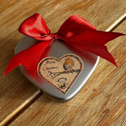 Love heart tin moisturising pud shot bath fizzer gift set