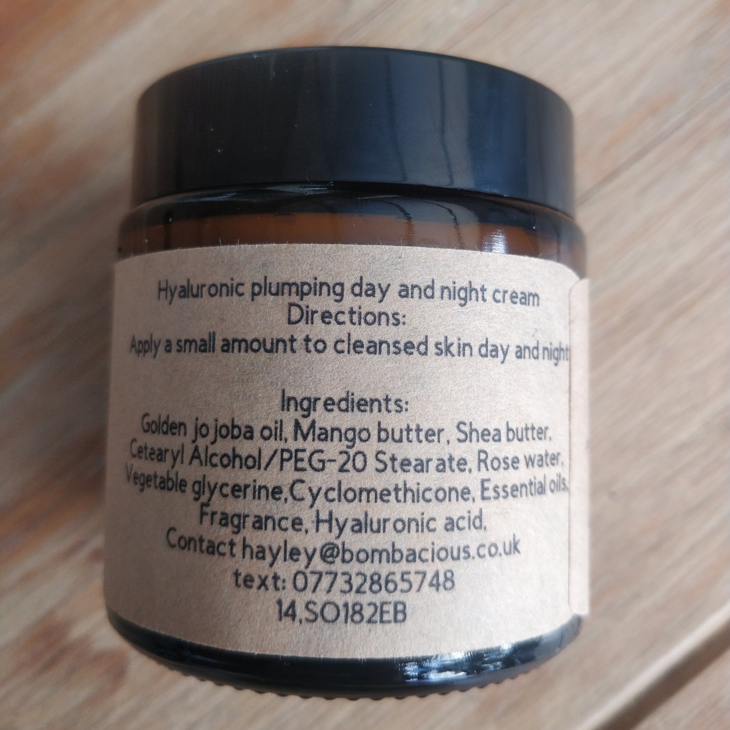 Hyaluronic plumping day and night facial cream