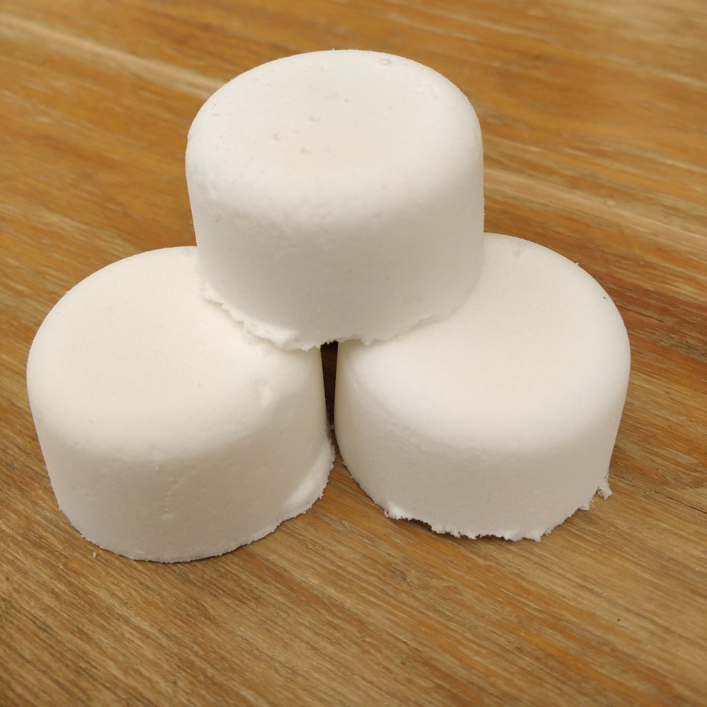 Moisturising Bath bomb fizzers x5 *New shape*